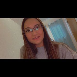 Meet your Posher, Elena